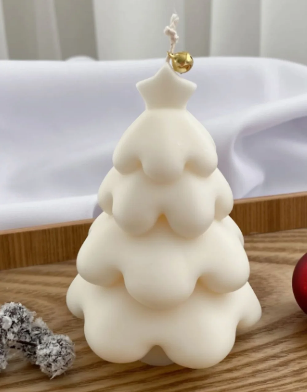 Karlı Yıldızlı Yılbaşı Çam Ağacı